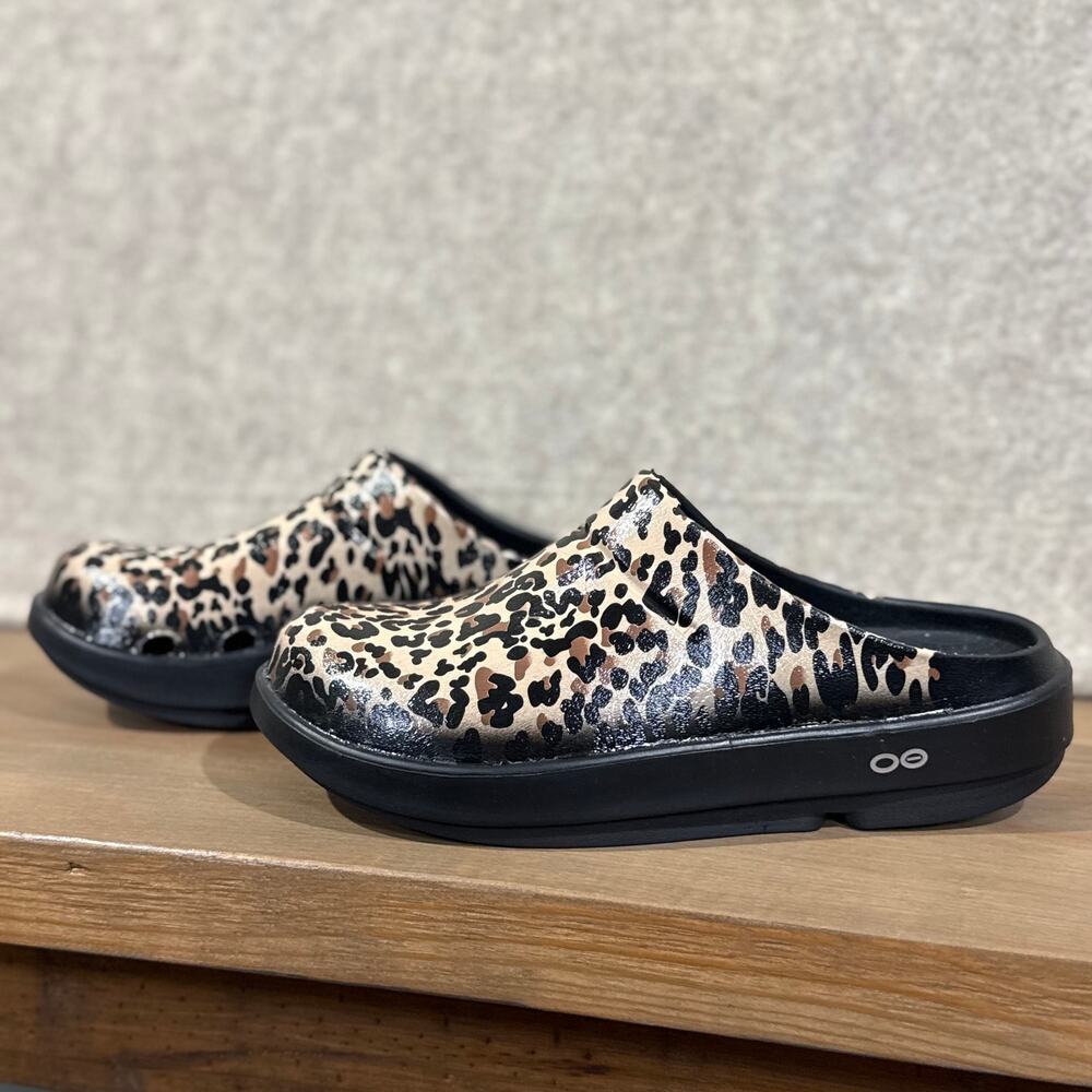 Oofos - LIMITED EDITION -OOclog Black Leopard - Slip on clog - size M6/W8